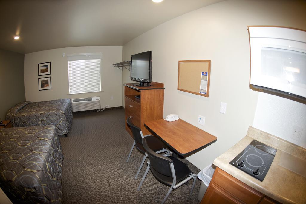 Woodspring Suites Williston Room photo