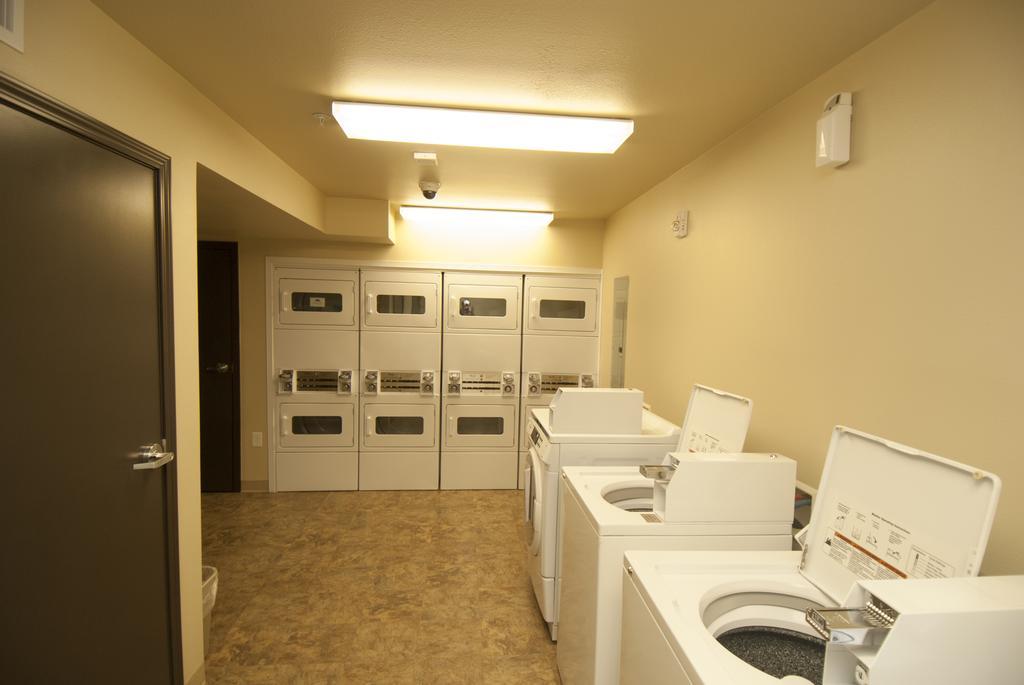 Woodspring Suites Williston Exterior photo