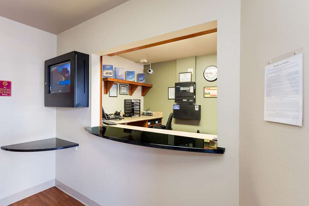 Woodspring Suites Williston Interior photo