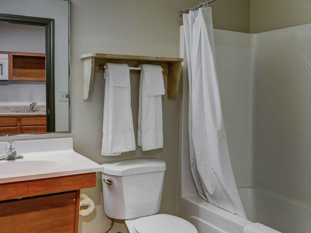Woodspring Suites Williston Room photo