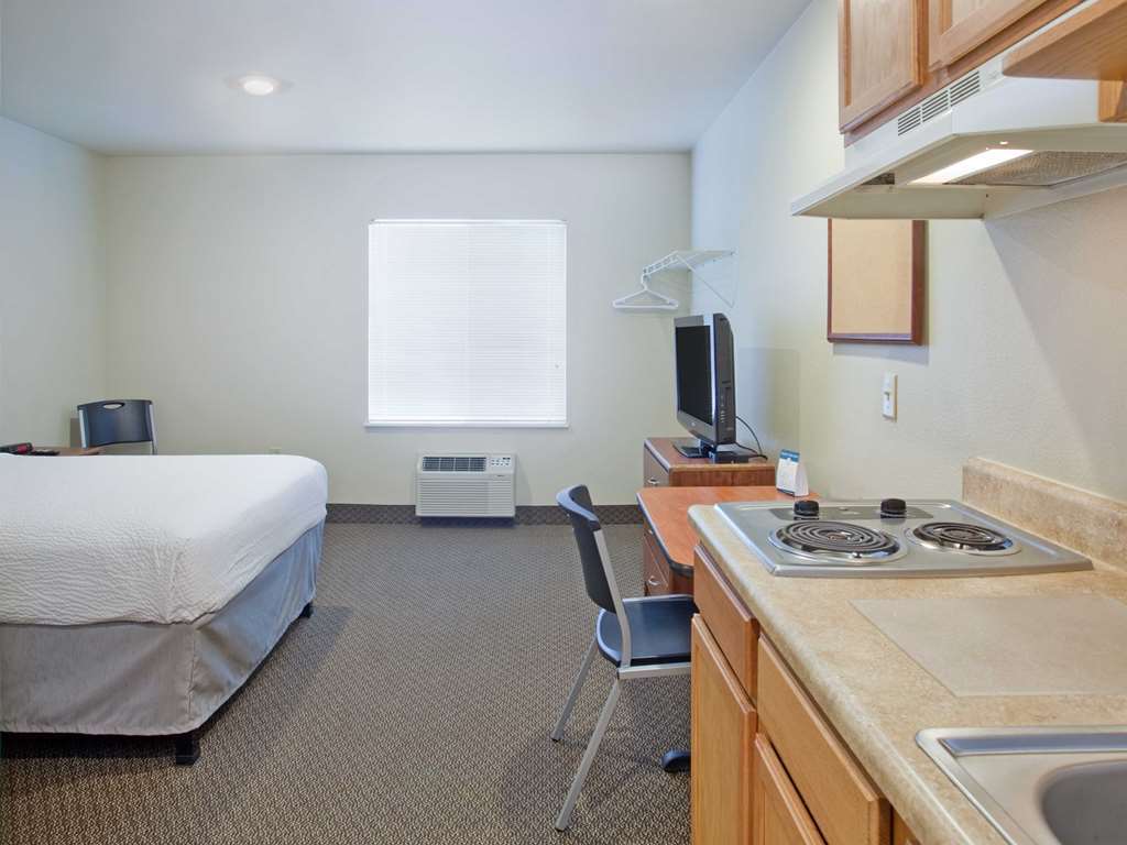 Woodspring Suites Williston Room photo